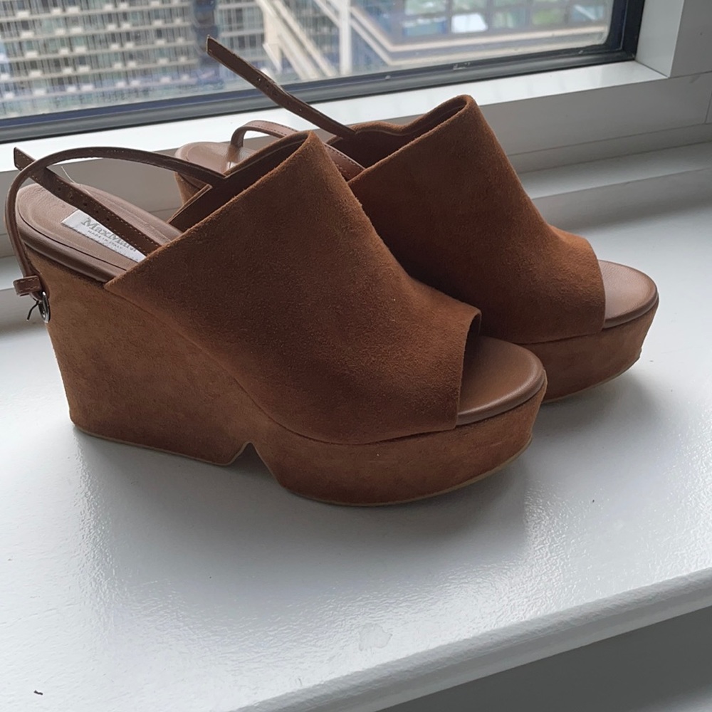 Suede summer wedges in excellent conditions
